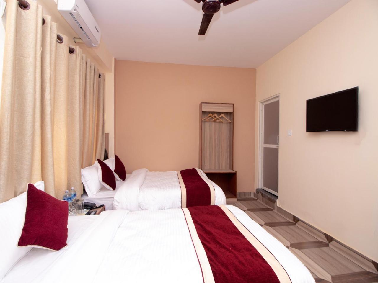 The Country Yard Hotel Pokhara Exterior photo