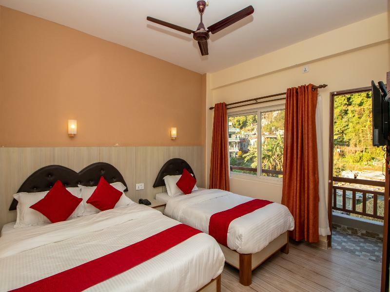 The Country Yard Hotel Pokhara Exterior photo
