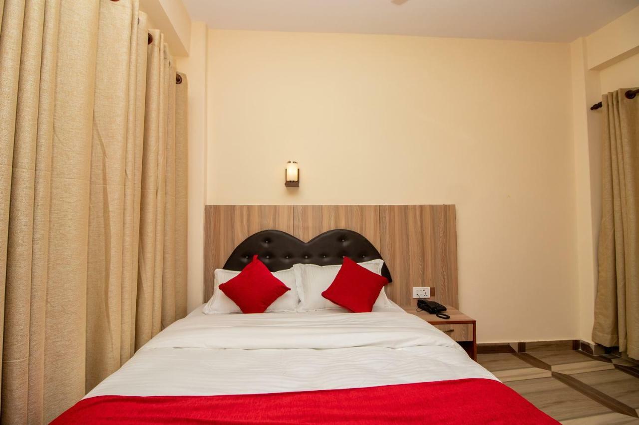 The Country Yard Hotel Pokhara Exterior photo